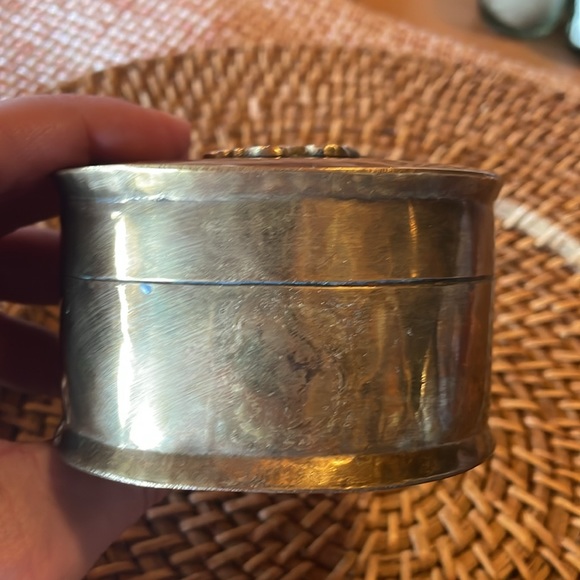 Vintage brass butterfly trinket box - Picture 3 of 12